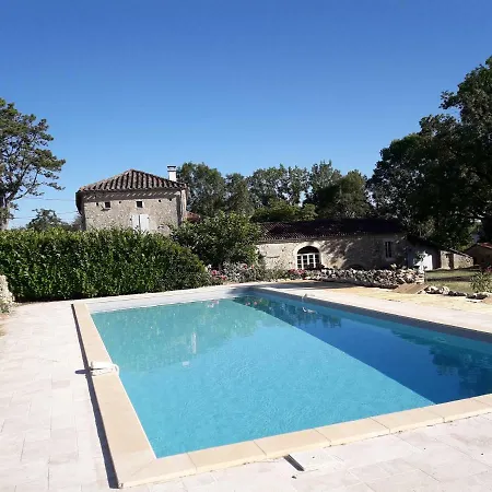 Les Chambeaux Guest house Floressas